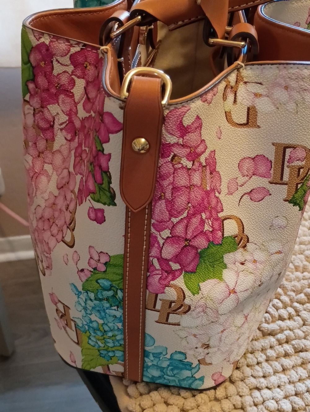 Dooney hydrangea monogram floral Brenna satchel - Picture 6 of 17